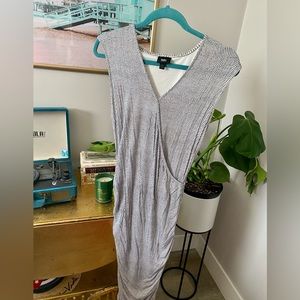 Black and white vneck cotton form fitting size M dress